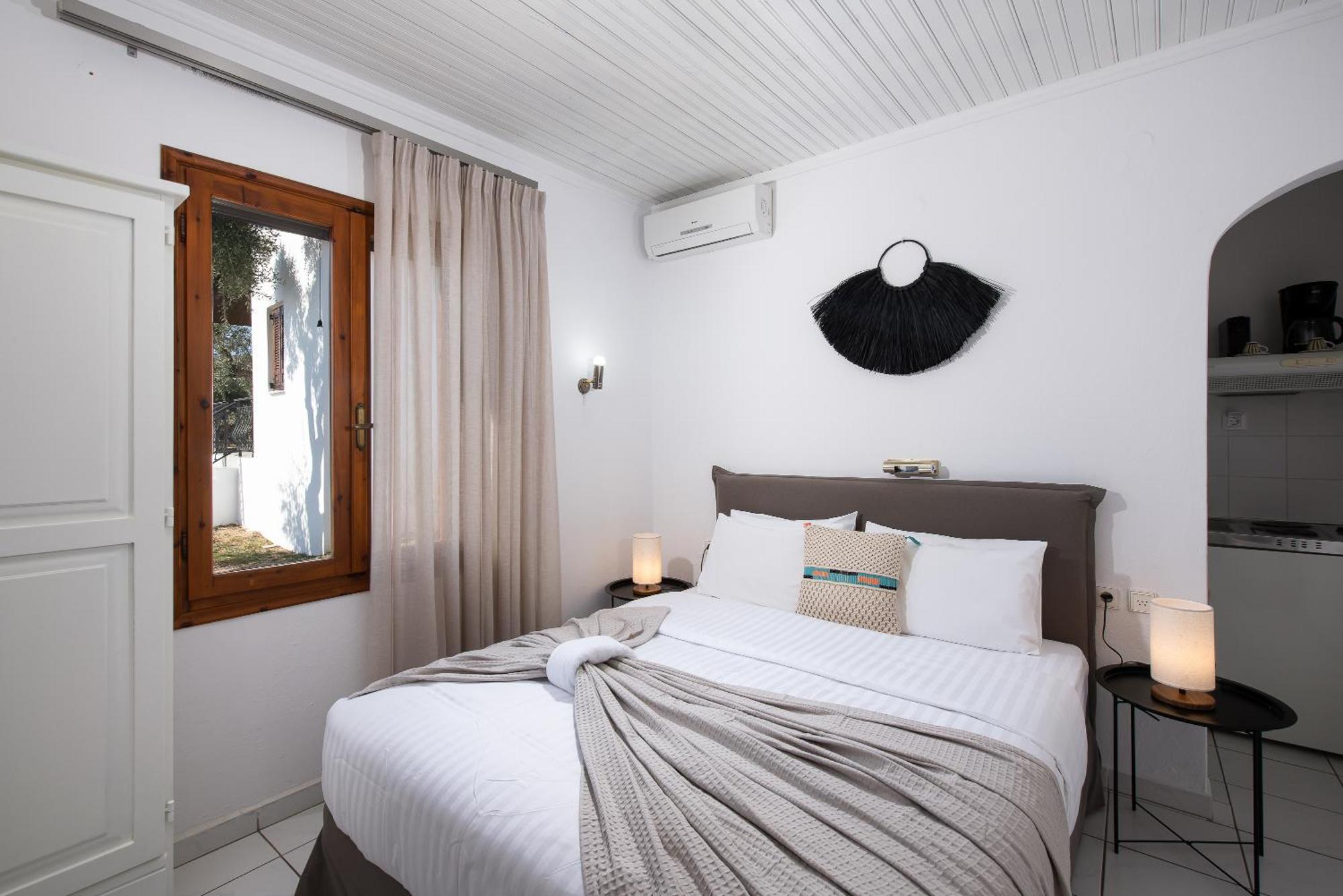 Acroterra - Easy Living Aparthotel Aliki  Exterior photo
