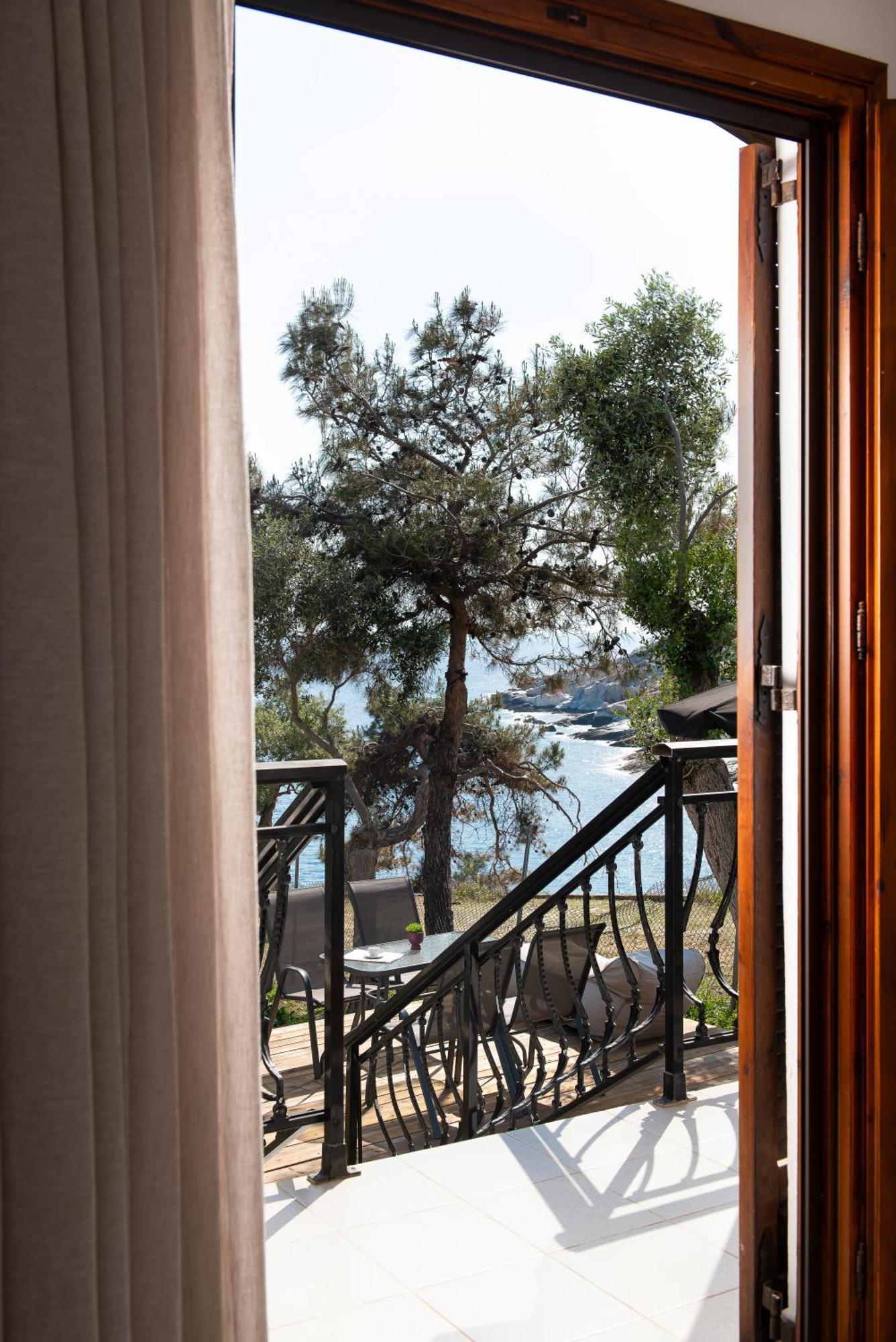 Acroterra - Easy Living Aparthotel Aliki  Exterior photo