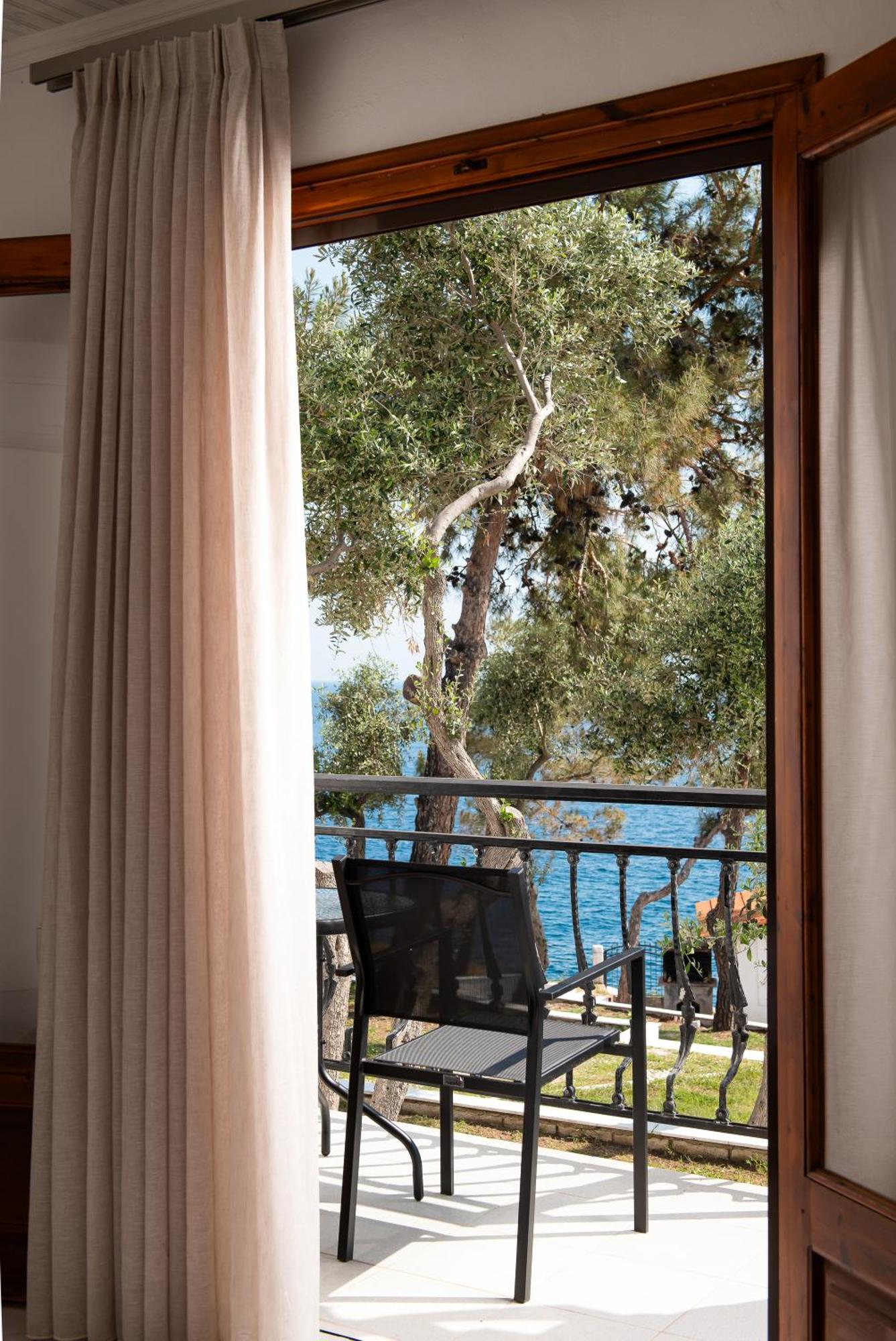 Acroterra - Easy Living Aparthotel Aliki  Exterior photo