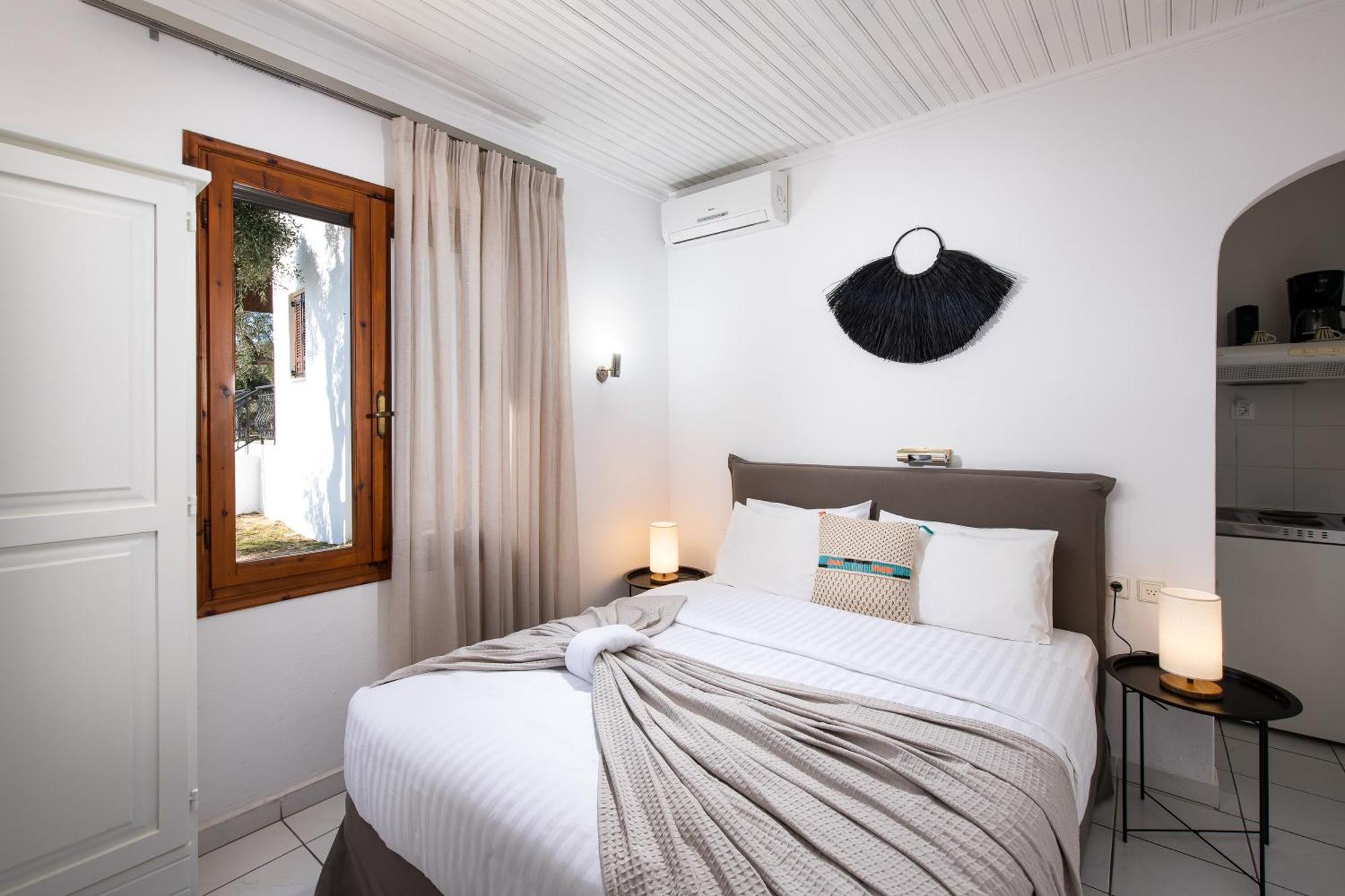 Acroterra - Easy Living Aparthotel Aliki  Exterior photo